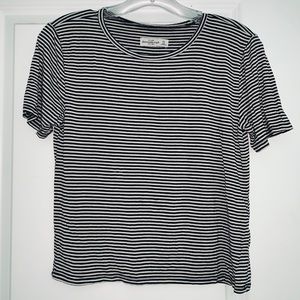 Flowy Black and White Stripped Tee